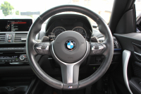 BMW 2シリーズ M235i ｸｰﾍﾟ直6ﾀｰﾎﾞ326馬力 ｱﾀﾞﾌﾟﾃｨﾌﾞMｻｽ ｱﾄﾞﾊﾞﾝﾚｰｼﾝｸﾞ18AW 専用ﾌﾞﾚｰｷ 衝突軽減ﾌﾞﾚｰｷ 車線逸脱警告 歩行者警告 ﾌﾞﾚｰｷ付ｸﾙｺﾝ HDDﾅﾋﾞBluetooth接続 Bｶﾒﾗ&ﾘｱPDC ﾊﾟﾄﾞﾙｼﾌﾄ 左右独立ｴｱｺﾝ 2年保証