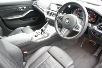 BMW 3シリーズ 320d Xdrive ﾂｰﾘﾝｸﾞMｽﾎﾟｰﾂ ﾊｲﾗｲﾝ 1ｵﾅ 4WD ﾋｰﾀｰ黒革 HUD 渋滞ﾊﾝｽﾞｵﾌ LEDﾍｯﾄﾞﾗｲﾄ ｵｰﾄﾊｲﾋﾞｰﾑ ｱｯﾌﾟﾙｶｰﾌﾟﾚｲ ﾀｯﾁ画面HDDﾅﾋﾞBMWﾗｲﾌﾞｺｯｸﾋﾟｯﾄﾞ電動ﾘｱｹﾞｰﾄ 追従ACC ｱﾝﾋﾞｴﾝﾄﾗｲﾄ ﾊﾟｰｷﾝｸﾞｱｼｽﾄ 2年保証