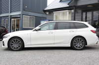 BMW 3シリーズ 320d Xdrive ﾂｰﾘﾝｸﾞMｽﾎﾟｰﾂ ﾊｲﾗｲﾝ 1ｵﾅ 4WD ﾋｰﾀｰ黒革 HUD 渋滞ﾊﾝｽﾞｵﾌ LEDﾍｯﾄﾞﾗｲﾄ ｵｰﾄﾊｲﾋﾞｰﾑ ｱｯﾌﾟﾙｶｰﾌﾟﾚｲ ﾀｯﾁ画面HDDﾅﾋﾞBMWﾗｲﾌﾞｺｯｸﾋﾟｯﾄﾞ電動ﾘｱｹﾞｰﾄ 追従ACC ｱﾝﾋﾞｴﾝﾄﾗｲﾄ ﾊﾟｰｷﾝｸﾞｱｼｽﾄ 2年保証