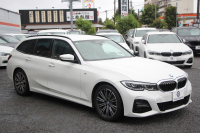 BMW 3シリーズ 320d Xdrive ﾂｰﾘﾝｸﾞMｽﾎﾟｰﾂ ﾊｲﾗｲﾝ 1ｵﾅ 4WD ﾋｰﾀｰ黒革 HUD 渋滞ﾊﾝｽﾞｵﾌ LEDﾍｯﾄﾞﾗｲﾄ ｵｰﾄﾊｲﾋﾞｰﾑ ｱｯﾌﾟﾙｶｰﾌﾟﾚｲ ﾀｯﾁ画面HDDﾅﾋﾞBMWﾗｲﾌﾞｺｯｸﾋﾟｯﾄﾞ電動ﾘｱｹﾞｰﾄ 追従ACC ｱﾝﾋﾞｴﾝﾄﾗｲﾄ ﾊﾟｰｷﾝｸﾞｱｼｽﾄ 2年保証