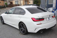 BMW 3シリーズ 320d Xdrive Mｽﾎﾟｰﾂ ｲﾉﾍﾞｰｼｮﾝP ﾃﾞﾋﾞｭｰP ｺﾝﾌｫｰﾄP 4WD ﾋｰﾀｰ黒革  BMWﾚｰｻﾞｰﾗｲﾄ HUD ｼﾞｪｽﾁｬｰC 追従ACC ｽﾃｱﾘﾝｸﾞｻﾎﾟｰﾄ 19AW ｱｯﾌﾟﾙｶｰﾌﾟﾚｲ ﾀｯﾁ画面HDDﾅﾋﾞ地ﾃﾞｼﾞ BMWﾗｲﾌﾞｺｯｸﾋﾟｯﾄﾞ電動ﾄﾗﾝｸ Hi-fiｽﾋﾟｰｶｰ 2年保証