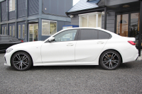 BMW 3シリーズ 320d Xdrive Mｽﾎﾟｰﾂ ｲﾉﾍﾞｰｼｮﾝP ﾃﾞﾋﾞｭｰP ｺﾝﾌｫｰﾄP 4WD ﾋｰﾀｰ黒革  BMWﾚｰｻﾞｰﾗｲﾄ HUD ｼﾞｪｽﾁｬｰC 追従ACC ｽﾃｱﾘﾝｸﾞｻﾎﾟｰﾄ 19AW ｱｯﾌﾟﾙｶｰﾌﾟﾚｲ ﾀｯﾁ画面HDDﾅﾋﾞ地ﾃﾞｼﾞ BMWﾗｲﾌﾞｺｯｸﾋﾟｯﾄﾞ電動ﾄﾗﾝｸ Hi-fiｽﾋﾟｰｶｰ 2年保証