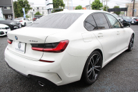 BMW 3シリーズ 320d Xdrive Mｽﾎﾟｰﾂ ｲﾉﾍﾞｰｼｮﾝP ﾃﾞﾋﾞｭｰP ｺﾝﾌｫｰﾄP 4WD ﾋｰﾀｰ黒革  BMWﾚｰｻﾞｰﾗｲﾄ HUD ｼﾞｪｽﾁｬｰC 追従ACC ｽﾃｱﾘﾝｸﾞｻﾎﾟｰﾄ 19AW ｱｯﾌﾟﾙｶｰﾌﾟﾚｲ ﾀｯﾁ画面HDDﾅﾋﾞ地ﾃﾞｼﾞ BMWﾗｲﾌﾞｺｯｸﾋﾟｯﾄﾞ電動ﾄﾗﾝｸ Hi-fiｽﾋﾟｰｶｰ 2年保証