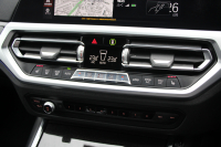 BMW 3シリーズ 320d Xdrive Mｽﾎﾟｰﾂ ｲﾉﾍﾞｰｼｮﾝP ﾃﾞﾋﾞｭｰP ｺﾝﾌｫｰﾄP 4WD ﾋｰﾀｰ黒革  BMWﾚｰｻﾞｰﾗｲﾄ HUD ｼﾞｪｽﾁｬｰC 追従ACC ｽﾃｱﾘﾝｸﾞｻﾎﾟｰﾄ 19AW ｱｯﾌﾟﾙｶｰﾌﾟﾚｲ ﾀｯﾁ画面HDDﾅﾋﾞ地ﾃﾞｼﾞ BMWﾗｲﾌﾞｺｯｸﾋﾟｯﾄﾞ電動ﾄﾗﾝｸ Hi-fiｽﾋﾟｰｶｰ 2年保証