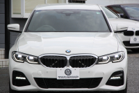 BMW 3シリーズ 320d Xdrive Mｽﾎﾟｰﾂ ｲﾉﾍﾞｰｼｮﾝP ﾃﾞﾋﾞｭｰP ｺﾝﾌｫｰﾄP 4WD ﾋｰﾀｰ黒革  BMWﾚｰｻﾞｰﾗｲﾄ HUD ｼﾞｪｽﾁｬｰC 追従ACC ｽﾃｱﾘﾝｸﾞｻﾎﾟｰﾄ 19AW ｱｯﾌﾟﾙｶｰﾌﾟﾚｲ ﾀｯﾁ画面HDDﾅﾋﾞ地ﾃﾞｼﾞ BMWﾗｲﾌﾞｺｯｸﾋﾟｯﾄﾞ電動ﾄﾗﾝｸ Hi-fiｽﾋﾟｰｶｰ 2年保証