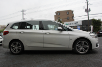 BMW 2シリーズ 218d ｸﾞﾗﾝﾂｱﾗｰ ﾗｸﾞｼﾞｭｱﾘｰ 真珠色 ADｱｸﾃｨﾌﾞｾｰﾌﾃｨ 追従ACC HUD ｻﾄﾞﾙﾌﾞﾗｳﾝﾚｻﾞｰ ｼｰﾄﾋｰﾀｰ 3列7人乗り変更後ﾀｯﾁ画面対応NEWﾅﾋﾞLEDﾍｯﾄﾞﾗｲﾄ MｽﾎﾟｰﾂOP18AW Pｱｼｽﾄ Bｶﾒﾗ ｲﾝﾃﾘｾｰﾌ ｺﾝﾌｫｰﾄP 電動Rｹﾞｰﾄ 2年保証