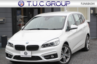 BMW 2シリーズ 218d ｸﾞﾗﾝﾂｱﾗｰ ﾗｸﾞｼﾞｭｱﾘｰ 真珠色 ADｱｸﾃｨﾌﾞｾｰﾌﾃｨ 追従ACC HUD ｻﾄﾞﾙﾌﾞﾗｳﾝﾚｻﾞｰ ｼｰﾄﾋｰﾀｰ 3列7人乗り変更後ﾀｯﾁ画面対応NEWﾅﾋﾞLEDﾍｯﾄﾞﾗｲﾄ MｽﾎﾟｰﾂOP18AW Pｱｼｽﾄ Bｶﾒﾗ ｲﾝﾃﾘｾｰﾌ ｺﾝﾌｫｰﾄP 電動Rｹﾞｰﾄ 2年保証