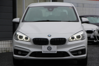BMW 2シリーズ 218d ｸﾞﾗﾝﾂｱﾗｰ ﾗｸﾞｼﾞｭｱﾘｰ 真珠色 ADｱｸﾃｨﾌﾞｾｰﾌﾃｨ 追従ACC HUD ｻﾄﾞﾙﾌﾞﾗｳﾝﾚｻﾞｰ ｼｰﾄﾋｰﾀｰ 3列7人乗り変更後ﾀｯﾁ画面対応NEWﾅﾋﾞLEDﾍｯﾄﾞﾗｲﾄ MｽﾎﾟｰﾂOP18AW Pｱｼｽﾄ Bｶﾒﾗ ｲﾝﾃﾘｾｰﾌ ｺﾝﾌｫｰﾄP 電動Rｹﾞｰﾄ 2年保証