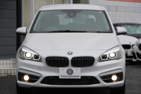BMW 2シリーズ 218d ｸﾞﾗﾝﾂｱﾗｰ ﾗｸﾞｼﾞｭｱﾘｰ 真珠色 ADｱｸﾃｨﾌﾞｾｰﾌﾃｨ 追従ACC HUD ｻﾄﾞﾙﾌﾞﾗｳﾝﾚｻﾞｰ ｼｰﾄﾋｰﾀｰ 3列7人乗り変更後ﾀｯﾁ画面対応NEWﾅﾋﾞLEDﾍｯﾄﾞﾗｲﾄ MｽﾎﾟｰﾂOP18AW Pｱｼｽﾄ Bｶﾒﾗ ｲﾝﾃﾘｾｰﾌ ｺﾝﾌｫｰﾄP 電動Rｹﾞｰﾄ 2年保証