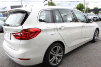 BMW 2シリーズ 218d ｸﾞﾗﾝﾂｱﾗｰ ﾗｸﾞｼﾞｭｱﾘｰ 真珠色 ADｱｸﾃｨﾌﾞｾｰﾌﾃｨ 追従ACC HUD ｻﾄﾞﾙﾌﾞﾗｳﾝﾚｻﾞｰ ｼｰﾄﾋｰﾀｰ 3列7人乗り変更後ﾀｯﾁ画面対応NEWﾅﾋﾞLEDﾍｯﾄﾞﾗｲﾄ MｽﾎﾟｰﾂOP18AW Pｱｼｽﾄ Bｶﾒﾗ ｲﾝﾃﾘｾｰﾌ ｺﾝﾌｫｰﾄP 電動Rｹﾞｰﾄ 2年保証