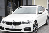 BMW 5シリーズ 530i Mｽﾎﾟｰﾂ ｾﾚｸﾄP 型式変更後｢ABA-JR20｣ 1ｵ-ﾅ ｻﾝﾙｰﾌ ﾊｰﾏﾝｶｰﾄﾞﾝ 252馬力 全席ﾋｰﾀｰ黒革 HUD 追従ACC ｽﾃｱﾘﾝｸﾞｻﾎﾟｰﾄ LEDﾍｯﾄﾞﾗｲﾄ ｵｰﾄﾊｲﾋﾞｰﾑ ﾀｯﾁ画面HDDﾅﾋﾞTV 360度ｶﾒﾗ Mspﾌﾞﾚｰｷ 19AW 電動ﾄﾗﾝｸ 専用ｴｱﾛ 2年保証