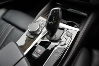 BMW 5シリーズ 530i Mｽﾎﾟｰﾂ ｾﾚｸﾄP 型式変更後｢ABA-JR20｣ 1ｵ-ﾅ ｻﾝﾙｰﾌ ﾊｰﾏﾝｶｰﾄﾞﾝ 252馬力 全席ﾋｰﾀｰ黒革 HUD 追従ACC ｽﾃｱﾘﾝｸﾞｻﾎﾟｰﾄ LEDﾍｯﾄﾞﾗｲﾄ ｵｰﾄﾊｲﾋﾞｰﾑ ﾀｯﾁ画面HDDﾅﾋﾞTV 360度ｶﾒﾗ Mspﾌﾞﾚｰｷ 19AW 電動ﾄﾗﾝｸ 専用ｴｱﾛ 2年保証
