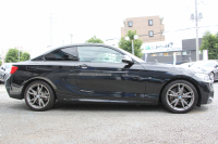 BMW 2シリーズ 220i ｸｰﾍﾟMｽﾎﾟｰﾂ 後期ﾓﾃﾞﾙ 追従ACC LEDﾍｯﾄﾞﾗｲﾄ&ﾃｰﾙ M235i&M240i用18AW  ﾀｯﾁ画面HDDﾅﾋﾞPｱｼｽﾄ ｵｰﾄｴｱｺﾝ 衝突軽減ﾌﾞﾚｰｷ 車線逸脱警告 歩行者警告 専用ｴｱﾛ Bluetooth接続 直噴ﾀｰﾎﾞ8速AT 2年保証