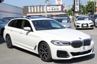 BMW 5シリーズ 530i ﾂｰﾘﾝｸﾞMｽﾎﾟｰﾂ ｾﾚｸﾄP 後期 1ｵﾅ 高出力 252馬力 ﾊﾟﾉﾗﾏｻﾝﾙｰﾌ 全席ﾋｰﾀｰ黒革 ﾊｰﾏﾝｶｰﾄﾞﾝｻﾗｳﾝﾄﾞｱﾀﾞﾌﾟﾃｨﾌﾞｻｽ Mspﾌﾞﾚｰｷ ｻﾝﾌﾟﾛﾃｸｼｮﾝｶﾞﾗｽ 渋滞ﾊﾝｽﾞｵﾌ 追従ACC HUD LEDﾍｯﾄﾞﾗｲﾄ 360度ｶﾒﾗ ｱｯﾌﾟﾙｶｰﾌﾟﾚｲ 2年保証