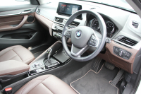 BMW X1 Xdrive18d Xﾗｲﾝ ﾊｲﾗｲﾝ 後期 1ｵｰﾅ 真珠色 ｺﾝﾌｫｰﾄP 追従ACC ﾋｰﾀｰ茶革 LEDﾍｯﾄﾞﾗｲﾄ&ﾃｰﾙ ﾜｲﾔﾚｽ充電 ｽﾗｲﾃﾞｨﾝｸﾞﾘｱｼｰﾄ ﾀｯﾁ画面HDDﾅﾋﾞPｱｼｽﾄ 電動Rｹﾞｰﾄ 衝突軽減ﾌﾞﾚｰｷ 車線逸脱警告 歩行者警告 2年保証
