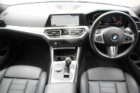 BMW 3シリーズ 320d Xdrive Mｽﾎﾟｰﾂ ｴﾃﾞｨｼｮﾝｻﾝﾗｲｽﾞ限定車 ﾋｰﾀｰ黒革 ﾚｰｻﾞｰﾗｲﾄ ｱﾀﾞﾌﾟﾃｨﾌﾞMｻｽ 専用19AW 渋滞ﾊﾝｽﾞｵﾌ Mﾘｱｽﾎﾟｲﾗｰ Mｼｰﾄﾍﾞﾙﾄ 追従ACC ｽﾃｱﾘﾝｸﾞｻﾎﾟｰﾄ BMWﾗｲﾌﾞｺｯｸﾋﾟｯﾄﾞｱｯﾌﾟﾙｶｰﾌﾟﾚｲ ﾜｲﾔﾚｽ充電 2年保証