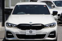 BMW 3シリーズ 320d Xdrive Mｽﾎﾟｰﾂ ｴﾃﾞｨｼｮﾝｻﾝﾗｲｽﾞ限定車 ﾋｰﾀｰ黒革 ﾚｰｻﾞｰﾗｲﾄ ｱﾀﾞﾌﾟﾃｨﾌﾞMｻｽ 専用19AW 渋滞ﾊﾝｽﾞｵﾌ Mﾘｱｽﾎﾟｲﾗｰ Mｼｰﾄﾍﾞﾙﾄ 追従ACC ｽﾃｱﾘﾝｸﾞｻﾎﾟｰﾄ BMWﾗｲﾌﾞｺｯｸﾋﾟｯﾄﾞｱｯﾌﾟﾙｶｰﾌﾟﾚｲ ﾜｲﾔﾚｽ充電 2年保証