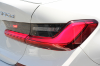 BMW 3シリーズ 320d Xdrive Mｽﾎﾟｰﾂ ｴﾃﾞｨｼｮﾝｻﾝﾗｲｽﾞ限定車 ﾋｰﾀｰ黒革 ﾚｰｻﾞｰﾗｲﾄ ｱﾀﾞﾌﾟﾃｨﾌﾞMｻｽ 専用19AW 渋滞ﾊﾝｽﾞｵﾌ Mﾘｱｽﾎﾟｲﾗｰ Mｼｰﾄﾍﾞﾙﾄ 追従ACC ｽﾃｱﾘﾝｸﾞｻﾎﾟｰﾄ BMWﾗｲﾌﾞｺｯｸﾋﾟｯﾄﾞｱｯﾌﾟﾙｶｰﾌﾟﾚｲ ﾜｲﾔﾚｽ充電 2年保証