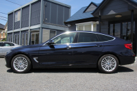 BMW 3シリーズ 320d Xdrive ｸﾞﾗﾝﾂｰﾘｽﾓ ﾗｸﾞｼﾞｭｱﾘｰ LCI後期 4WD ﾋｰﾀｰ茶革 LEDﾍｯﾄﾞﾗｲﾄ &ﾃｰﾙ 追従ACC ﾚｰﾝﾁｪﾝｼﾞ警告 衝突軽減ﾌﾞﾚｰｷ ﾄｯﾌﾟﾋﾞｭｰ&ｻｲﾄﾞﾋﾞｭｰｶﾒﾗ ﾀｯﾁ画面HDDﾅﾋﾞ電動ﾄﾗﾝｸ ｽﾏｰﾄｵｰﾌﾟﾝ&ｸﾛｰｽﾞｸﾛｰﾑﾗｲﾝ 2年保証