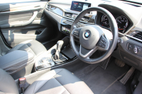 BMW X1 Xdrive18d Xﾗｲﾝ ﾊｲﾗｲﾝ ｺﾝﾌｫｰﾄP 中期ﾓﾃﾞﾙ 新ﾒｰﾀｰ 新ﾃﾞｻﾞｲﾝ黒革ｼｰﾄ 追従ACC HUD 変更後ﾀｯﾁ画面HDDﾅﾋﾞPｱｼｽﾄ Bｶﾒﾗ 新ﾙｰﾑﾐﾗｰ 電動ﾘｱｹﾞｰﾄ 衝突軽減ﾌﾞﾚｰｷ 車線逸脱警告 歩行者警告 ｱﾝﾋﾞｴﾝﾄﾗｲﾄ ｽﾏｰﾄｷｰ 2年保証