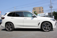BMW X5 M50i ﾄﾞﾗｲﾋﾞﾝｸﾞﾀﾞｲﾅﾐｸｽP V8ﾂｲﾝﾀｰﾎﾞ530馬力 ﾊﾟﾉﾗﾏｻﾝﾙｰﾌ 全席ﾋｰﾀｰ黒革 ﾊｰﾏﾝｶｰﾄﾞﾝｻｳﾝﾄﾞ22AW ｱﾀﾞﾌﾟﾃｨﾌﾞMｻｽ 追従ACC HUD 渋滞ﾊﾝｽﾞｵﾌ 360度ｶﾒﾗ ﾀｯﾁ画面HDDﾅﾋﾞTV ｱｯﾌﾟﾙｶｰﾌﾟﾚｲ LEDﾍｯﾄﾞﾗｲﾄ ｴｱｻｽ 2年保証