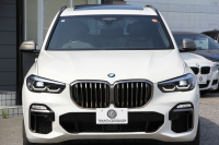 BMW X5 M50i ﾄﾞﾗｲﾋﾞﾝｸﾞﾀﾞｲﾅﾐｸｽP V8ﾂｲﾝﾀｰﾎﾞ530馬力 ﾊﾟﾉﾗﾏｻﾝﾙｰﾌ 全席ﾋｰﾀｰ黒革 ﾊｰﾏﾝｶｰﾄﾞﾝｻｳﾝﾄﾞ22AW ｱﾀﾞﾌﾟﾃｨﾌﾞMｻｽ 追従ACC HUD 渋滞ﾊﾝｽﾞｵﾌ 360度ｶﾒﾗ ﾀｯﾁ画面HDDﾅﾋﾞTV ｱｯﾌﾟﾙｶｰﾌﾟﾚｲ LEDﾍｯﾄﾞﾗｲﾄ ｴｱｻｽ 2年保証