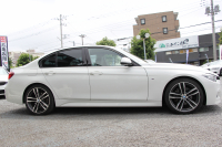 BMW 3シリーズ 320d Mｽﾎﾟｰﾂ ｴﾃﾞｨｼｮﾝｼｬﾄﾞｰ 後期 1300台限定車 ﾋｰﾀｰ黒革 ﾀﾞｰｸLEDﾍｯﾄﾞﾗｲﾄ&ﾃｰﾙ 液晶ﾒｰﾀｰ 追従ACC ﾚｰﾝﾁｪﾝｼﾞ警告 ﾀｯﾁ画面HDDﾅﾋﾞBｶﾒﾗ Bluetooth接続 ｽﾏｰﾄｷｰ 専用19AW 専用ｴｱﾛ ﾊﾟﾄﾞﾙｼﾌﾄ 2年保証