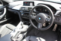 BMW 3シリーズ 320d Mｽﾎﾟｰﾂ ｴﾃﾞｨｼｮﾝｼｬﾄﾞｰ 後期 1300台限定車 ﾋｰﾀｰ黒革 ﾀﾞｰｸLEDﾍｯﾄﾞﾗｲﾄ&ﾃｰﾙ 液晶ﾒｰﾀｰ 追従ACC ﾚｰﾝﾁｪﾝｼﾞ警告 ﾀｯﾁ画面HDDﾅﾋﾞBｶﾒﾗ Bluetooth接続 ｽﾏｰﾄｷｰ 専用19AW 専用ｴｱﾛ ﾊﾟﾄﾞﾙｼﾌﾄ 2年保証