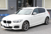 BMW 1シリーズ M140i 後期 340馬力 直6ﾀｰﾎﾞB58新ｴﾝｼﾞﾝ ﾋｰﾀｰ黒革 LEDﾍｯﾄﾞﾗｲﾄ ｱﾀﾞﾌﾟﾃｨﾌﾞMｻｽ 専用ﾌﾞﾚｰｷ 専用18AW HDDﾅﾋﾞ衝突軽減ﾌﾞﾚｰｷ 車線逸脱警告 歩行者警告 ﾌﾞﾚｰｷ付ｸﾙｺﾝ 専用ｴｱﾛ 後輪駆動 8速AT 2年保証