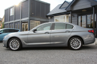 BMW 5シリーズ 530i ﾗｸﾞｼﾞｭｱﾘｰ 後期 ｴｸｽｸﾙｰｼﾌﾞﾅｯﾊﾟﾚｻﾞｰP ｲﾉﾍﾞｰｼｮﾝP ﾓｶﾅｯﾊﾟﾚｻﾞｰ ﾌﾛﾝﾄﾍﾞﾝﾁﾚｰｼｮﾝ&ｺﾝﾌｫｰﾄｼｰﾄ 全席ｼｰﾄﾋｰﾀｰ ﾚｰｻﾞｰﾗｲﾄ ﾃﾞｨｽﾌﾟﾚｲｷｰ ﾘﾓｰﾄP ﾊｰﾏﾝｶｰﾄﾞﾝ 360度ｶﾒﾗ 可変ｻｽ 追従ACC HUD 電動ﾄﾗﾝｸ 2年保証