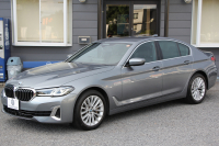 BMW 5シリーズ 530i ﾗｸﾞｼﾞｭｱﾘｰ 後期 ｴｸｽｸﾙｰｼﾌﾞﾅｯﾊﾟﾚｻﾞｰP ｲﾉﾍﾞｰｼｮﾝP ﾓｶﾅｯﾊﾟﾚｻﾞｰ ﾌﾛﾝﾄﾍﾞﾝﾁﾚｰｼｮﾝ&ｺﾝﾌｫｰﾄｼｰﾄ 全席ｼｰﾄﾋｰﾀｰ ﾚｰｻﾞｰﾗｲﾄ ﾃﾞｨｽﾌﾟﾚｲｷｰ ﾘﾓｰﾄP ﾊｰﾏﾝｶｰﾄﾞﾝ 360度ｶﾒﾗ 可変ｻｽ 追従ACC HUD 電動ﾄﾗﾝｸ 2年保証