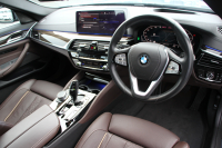 BMW 5シリーズ 530i ﾗｸﾞｼﾞｭｱﾘｰ 後期 ｴｸｽｸﾙｰｼﾌﾞﾅｯﾊﾟﾚｻﾞｰP ｲﾉﾍﾞｰｼｮﾝP ﾓｶﾅｯﾊﾟﾚｻﾞｰ ﾌﾛﾝﾄﾍﾞﾝﾁﾚｰｼｮﾝ&ｺﾝﾌｫｰﾄｼｰﾄ 全席ｼｰﾄﾋｰﾀｰ ﾚｰｻﾞｰﾗｲﾄ ﾃﾞｨｽﾌﾟﾚｲｷｰ ﾘﾓｰﾄP ﾊｰﾏﾝｶｰﾄﾞﾝ 360度ｶﾒﾗ 可変ｻｽ 追従ACC HUD 電動ﾄﾗﾝｸ 2年保証