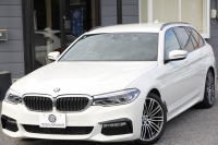 BMW 5シリーズ 523d ﾂｰﾘﾝｸﾞMｽﾎﾟｰﾂ ﾊｲﾗｲﾝ 燃費19.4㎞/L 全席ﾋｰﾀｰ黒革 HUD LEDﾍｯﾄﾞﾗｲﾄ ｵｰﾄﾊｲﾋﾞｰﾑ 追従ACC ｽﾃｱﾘﾝｸﾞｻﾎﾟｰﾄ 液晶ﾒｰﾀｰ ﾀｯﾁ画面HDDﾅﾋﾞTV 360度ｶﾒﾗ 電動ﾘｱｹﾞｰﾄ 19AW 専用ｴｱﾛ ｱﾝﾋﾞｴﾝﾄﾗｲﾄ 2年保証