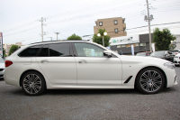BMW 5シリーズ 523d ﾂｰﾘﾝｸﾞMｽﾎﾟｰﾂ ﾊｲﾗｲﾝ 燃費19.4㎞/L 全席ﾋｰﾀｰ黒革 HUD LEDﾍｯﾄﾞﾗｲﾄ ｵｰﾄﾊｲﾋﾞｰﾑ 追従ACC ｽﾃｱﾘﾝｸﾞｻﾎﾟｰﾄ 液晶ﾒｰﾀｰ ﾀｯﾁ画面HDDﾅﾋﾞTV 360度ｶﾒﾗ 電動ﾘｱｹﾞｰﾄ 19AW 専用ｴｱﾛ ｱﾝﾋﾞｴﾝﾄﾗｲﾄ 2年保証