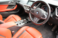 BMW 1シリーズ M135i Xdrive 4WD 306馬力 ﾋｰﾀｰ赤革 Mｽﾎﾟｰﾂｼｰﾄ Mｼｰﾄﾍﾞﾙﾄ ｱﾀﾞﾌﾟﾃｨﾌﾞMｻｽ Mｽﾎﾟｰﾂﾌﾞﾚｰｷ 追従ACC LEDﾍｯﾄﾞﾗｲﾄ BMWﾗｲﾌﾞｺｯｸﾋﾟｯﾄ ｱｯﾌﾟﾙｶｰﾌﾟﾚｲ ﾀｯﾁ画面HDDﾅﾋﾞ後退ｱｼｽﾄ ﾜｲﾔﾚｽ充電 ｽﾏｰﾄｷｰ ｲﾙﾐﾎﾞｽﾄﾝﾄﾘﾑ 2年保証