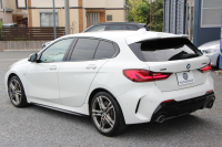BMW 1シリーズ M135i Xdrive 4WD 306馬力 ﾋｰﾀｰ赤革 Mｽﾎﾟｰﾂｼｰﾄ Mｼｰﾄﾍﾞﾙﾄ ｱﾀﾞﾌﾟﾃｨﾌﾞMｻｽ Mｽﾎﾟｰﾂﾌﾞﾚｰｷ 追従ACC LEDﾍｯﾄﾞﾗｲﾄ BMWﾗｲﾌﾞｺｯｸﾋﾟｯﾄ ｱｯﾌﾟﾙｶｰﾌﾟﾚｲ ﾀｯﾁ画面HDDﾅﾋﾞ後退ｱｼｽﾄ ﾜｲﾔﾚｽ充電 ｽﾏｰﾄｷｰ ｲﾙﾐﾎﾞｽﾄﾝﾄﾘﾑ 2年保証