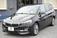 BMW 2シリーズ 218d ｸﾞﾗﾝﾂｱﾗｰ ﾗｸﾞｼﾞｭｱﾘｰ 後期 ﾌｪｲｽﾘﾌﾄ後 3列7人乗 ADｱｸﾃｨﾌﾞｾｰﾌﾃｨ&ｺﾝﾌｫｰﾄP 追従ACC HUD ｵｲｽﾀｰﾚｻﾞｰ 電動ﾄﾗﾝｸ LEDﾍｯﾄﾞﾗｲﾄ ﾀｯﾁ画面HDDﾅﾋﾞﾊﾟｰｷﾝｸﾞｱｼｽﾄ 衝突軽減ﾌﾞﾚｰｷ 車線逸脱警告 歩行者警告 2年保証