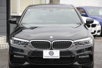 BMW 5シリーズ 523i Mｽﾎﾟｰﾂ ﾊｲﾗｲﾝ 全席ﾋｰﾀｰ黒革 HUD ｼﾞｪｽﾁｬｰｺﾝﾄﾛｰﾙ ﾜｲﾔﾚｽ充電 追従ACC ｽﾃｱﾘﾝｸﾞｻﾎﾟｰﾄ 液晶ﾒｰﾀｰ ﾀｯﾁ画面HDDﾅﾋﾞTV LEDﾍｯﾄﾞﾗｲﾄ ｵｰﾄﾊｲﾋﾞｰﾑ 360度ｶﾒﾗ 電動ﾄﾗﾝｸ 専用ｴｱﾛ ﾊﾟﾄﾞﾙｼﾌﾄ 19AW 2年保証