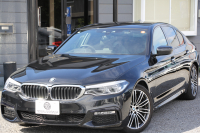 BMW 5シリーズ 523i Mｽﾎﾟｰﾂ ﾊｲﾗｲﾝ 全席ﾋｰﾀｰ黒革 HUD ｼﾞｪｽﾁｬｰｺﾝﾄﾛｰﾙ ﾜｲﾔﾚｽ充電 追従ACC ｽﾃｱﾘﾝｸﾞｻﾎﾟｰﾄ 液晶ﾒｰﾀｰ ﾀｯﾁ画面HDDﾅﾋﾞTV LEDﾍｯﾄﾞﾗｲﾄ ｵｰﾄﾊｲﾋﾞｰﾑ 360度ｶﾒﾗ 電動ﾄﾗﾝｸ 専用ｴｱﾛ ﾊﾟﾄﾞﾙｼﾌﾄ 19AW 2年保証