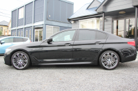BMW 5シリーズ 523i Mｽﾎﾟｰﾂ ﾊｲﾗｲﾝ 全席ﾋｰﾀｰ黒革 HUD ｼﾞｪｽﾁｬｰｺﾝﾄﾛｰﾙ ﾜｲﾔﾚｽ充電 追従ACC ｽﾃｱﾘﾝｸﾞｻﾎﾟｰﾄ 液晶ﾒｰﾀｰ ﾀｯﾁ画面HDDﾅﾋﾞTV LEDﾍｯﾄﾞﾗｲﾄ ｵｰﾄﾊｲﾋﾞｰﾑ 360度ｶﾒﾗ 電動ﾄﾗﾝｸ 専用ｴｱﾛ ﾊﾟﾄﾞﾙｼﾌﾄ 19AW 2年保証