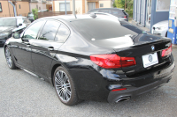 BMW 5シリーズ 523i Mｽﾎﾟｰﾂ ﾊｲﾗｲﾝ 全席ﾋｰﾀｰ黒革 HUD ｼﾞｪｽﾁｬｰｺﾝﾄﾛｰﾙ ﾜｲﾔﾚｽ充電 追従ACC ｽﾃｱﾘﾝｸﾞｻﾎﾟｰﾄ 液晶ﾒｰﾀｰ ﾀｯﾁ画面HDDﾅﾋﾞTV LEDﾍｯﾄﾞﾗｲﾄ ｵｰﾄﾊｲﾋﾞｰﾑ 360度ｶﾒﾗ 電動ﾄﾗﾝｸ 専用ｴｱﾛ ﾊﾟﾄﾞﾙｼﾌﾄ 19AW 2年保証
