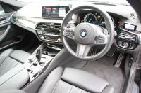 BMW 5シリーズ 523i Mｽﾎﾟｰﾂ ﾊｲﾗｲﾝ 全席ﾋｰﾀｰ黒革 HUD ｼﾞｪｽﾁｬｰｺﾝﾄﾛｰﾙ ﾜｲﾔﾚｽ充電 追従ACC ｽﾃｱﾘﾝｸﾞｻﾎﾟｰﾄ 液晶ﾒｰﾀｰ ﾀｯﾁ画面HDDﾅﾋﾞTV LEDﾍｯﾄﾞﾗｲﾄ ｵｰﾄﾊｲﾋﾞｰﾑ 360度ｶﾒﾗ 電動ﾄﾗﾝｸ 専用ｴｱﾛ ﾊﾟﾄﾞﾙｼﾌﾄ 19AW 2年保証