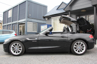 BMW Z4 Z4 Sdrive20i ﾊｲﾗｲﾝ 後期 ﾌｪｲｽﾘﾌﾄ後 新ﾃﾞｻﾞｲﾝﾍｯﾄﾞﾗｲﾄ ﾋｰﾀｰ黒革 電動ｵｰﾌﾟﾝ ｳｲﾝﾄﾞﾃﾞｨﾌﾚｸﾀｰ ﾒﾓﾘｰ付電動ｼｰﾄ 専用17AW iﾄﾞﾗｲﾌﾞHDDﾅﾋﾞBluetooth接続 ﾊﾟﾄﾞﾙｼﾌﾄ LEDﾘﾝｸﾞｷｾﾉﾝ 直噴ﾀｰﾎﾞ8速AT LEDﾘﾝｸﾞｷｾﾉﾝ 2年保証