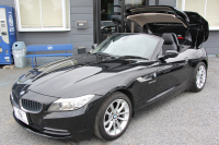 BMW Z4 Z4 Sdrive20i ﾊｲﾗｲﾝ 後期 ﾌｪｲｽﾘﾌﾄ後 新ﾃﾞｻﾞｲﾝﾍｯﾄﾞﾗｲﾄ ﾋｰﾀｰ黒革 電動ｵｰﾌﾟﾝ ｳｲﾝﾄﾞﾃﾞｨﾌﾚｸﾀｰ ﾒﾓﾘｰ付電動ｼｰﾄ 専用17AW iﾄﾞﾗｲﾌﾞHDDﾅﾋﾞBluetooth接続 ﾊﾟﾄﾞﾙｼﾌﾄ LEDﾘﾝｸﾞｷｾﾉﾝ 直噴ﾀｰﾎﾞ8速AT LEDﾘﾝｸﾞｷｾﾉﾝ 2年保証