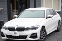 BMW 3シリーズ 330i Mｽﾎﾟｰﾂ ﾊｲﾗｲﾝ ｺﾝﾌｫｰﾄP 高出力 258馬力 ﾋｰﾀｰ黒革 追従ACC 渋滞ﾊﾝｽﾞｵﾌ 360度ｶﾒﾗ Pｱｼｽﾄﾌﾟﾗｽ LEDﾍｯﾄﾞﾗｲﾄ ｵｰﾄﾊｲﾋﾞｰﾑ Mｽﾎﾟｰﾂﾌﾞﾚｰｷ ﾀｯﾁ画面HDDﾅﾋﾞｱｯﾌﾟﾙｶｰﾌﾟﾚｲ Hifiｽﾋﾟｰｶｰ 電動ﾄﾗﾝｸ ｱﾝﾋﾞｴﾝﾄﾗｲﾄ 2年保証