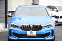 BMW 1シリーズ M135i Xdrive ﾃﾞﾋﾞｭｰP ｺﾝﾌｫｰﾄP 4WD 306馬力 Mｽﾎﾟｰﾂｼｰﾄ ｱﾀﾞﾌﾟﾃｨﾌﾞｻｽ Mｼｰﾄﾍﾞﾙﾄ ｼｰﾄﾋｰﾀｰ BMWﾗｲﾌﾞｺｯｸﾋﾟｯﾄ 追従ACC 電動ﾄﾗﾝｸ ｱｯﾌﾟﾙｶｰﾌﾟﾚｲ 純正HDDﾅﾋﾞPｱｼｽﾄ LEDﾍｯﾄﾞﾗｲﾄ ﾚｰﾝﾁｪﾝｼﾞ警告 衝突軽減ﾌﾞﾚｰｷ 2年保証