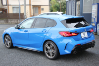 BMW 1シリーズ M135i Xdrive ﾃﾞﾋﾞｭｰP ｺﾝﾌｫｰﾄP 4WD 306馬力 Mｽﾎﾟｰﾂｼｰﾄ ｱﾀﾞﾌﾟﾃｨﾌﾞｻｽ Mｼｰﾄﾍﾞﾙﾄ ｼｰﾄﾋｰﾀｰ BMWﾗｲﾌﾞｺｯｸﾋﾟｯﾄ 追従ACC 電動ﾄﾗﾝｸ ｱｯﾌﾟﾙｶｰﾌﾟﾚｲ 純正HDDﾅﾋﾞPｱｼｽﾄ LEDﾍｯﾄﾞﾗｲﾄ ﾚｰﾝﾁｪﾝｼﾞ警告 衝突軽減ﾌﾞﾚｰｷ 2年保証