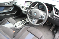 BMW 1シリーズ M135i Xdrive ﾃﾞﾋﾞｭｰP ｺﾝﾌｫｰﾄP 4WD 306馬力 Mｽﾎﾟｰﾂｼｰﾄ ｱﾀﾞﾌﾟﾃｨﾌﾞｻｽ Mｼｰﾄﾍﾞﾙﾄ ｼｰﾄﾋｰﾀｰ BMWﾗｲﾌﾞｺｯｸﾋﾟｯﾄ 追従ACC 電動ﾄﾗﾝｸ ｱｯﾌﾟﾙｶｰﾌﾟﾚｲ 純正HDDﾅﾋﾞPｱｼｽﾄ LEDﾍｯﾄﾞﾗｲﾄ ﾚｰﾝﾁｪﾝｼﾞ警告 衝突軽減ﾌﾞﾚｰｷ 2年保証