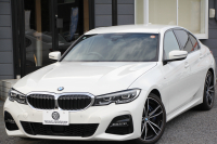 BMW 3シリーズ 330i Mｽﾎﾟｰﾂ ﾃﾞﾋﾞｭｰP ｺﾝﾌｫｰﾄP 高出力 258馬力 ﾋｰﾀｰ黒革 追従ACC 360度ｶﾒﾗ Pｱｼｽﾄﾌﾟﾗｽ LEDﾍｯﾄﾞﾗｲﾄ ｵｰﾄﾊｲﾋﾞｰﾑ Mｽﾎﾟｰﾂﾌﾞﾚｰｷ ﾀｯﾁ画面HDDﾅﾋﾞｱｯﾌﾟﾙｶｰﾌﾟﾚｲ Hifiｽﾋﾟｰｶｰ 電動ﾄﾗﾝｸ ｱﾝﾋﾞｴﾝﾄﾗｲﾄ 2年保証