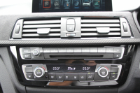 BMW 3シリーズ 320i Mｽﾎﾟｰﾂ 後期 8A新EG Mﾊﾟﾌｫｰﾏﾝｽｴｱﾛ&内装ﾄﾘﾑ&ﾃｰﾙ 追従ACC LEDﾍｯﾄﾞﾗｲﾄ LEDﾃｰﾙ HDDﾅﾋﾞBｶﾒﾗ ｽﾏｰﾄｷｰ Bluetooth接続 衝突軽減ﾌﾞﾚｰｷ 車線逸脱警告 歩行者警告 ﾊﾟﾄﾞﾙｼﾌﾄ ﾒﾓﾘｰ付電動ｼｰﾄ 2年保証